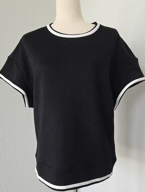 Womens Black Short-Sleeve Knit Tee White Contrast Trim Athleisure Small Sporty